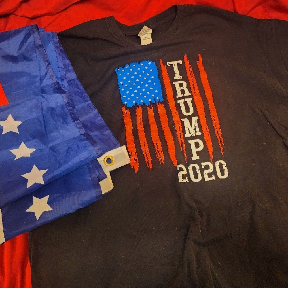 Trump 2020 T-Shirt with Flag Design
